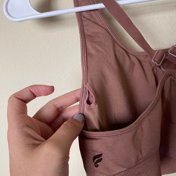 Fabletics- medium impact sports bra - Picture 6 of 8